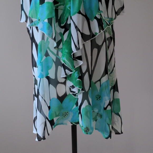 Flowy Sheer Tank Top - Picture 2 of 5